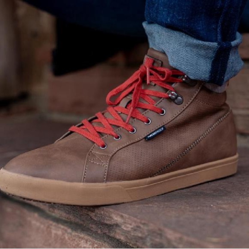 NWOT! SAOLA, Men's Wanaka, Waterproof Warm Sneakers - 11